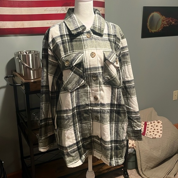 Time and Tru New without tags Shacket - Picture 1 of 3